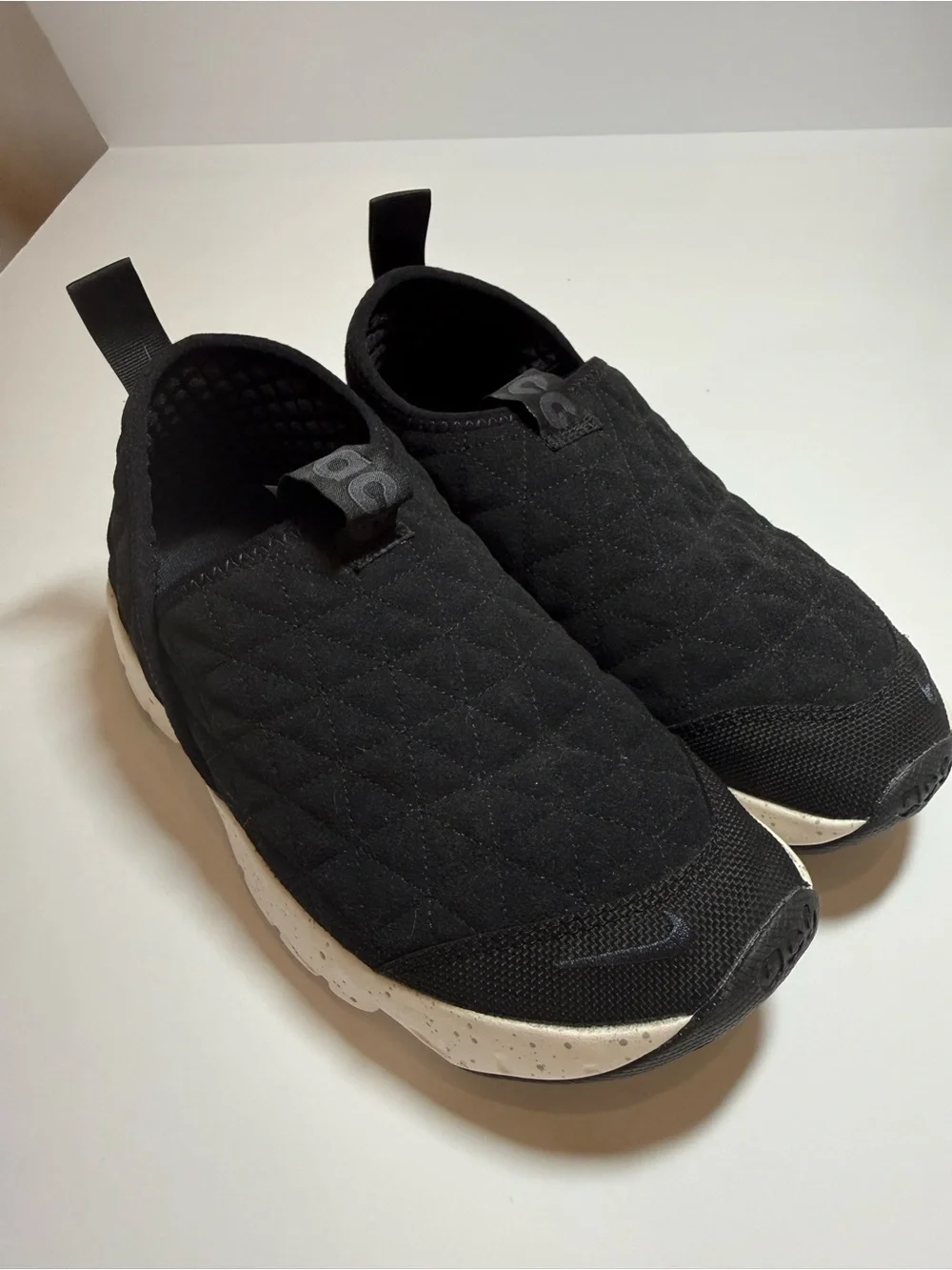 Nike ACG Moc 3.0 Black Slip-On Quilted Athletic Shoe Comfortable Everyday Wear